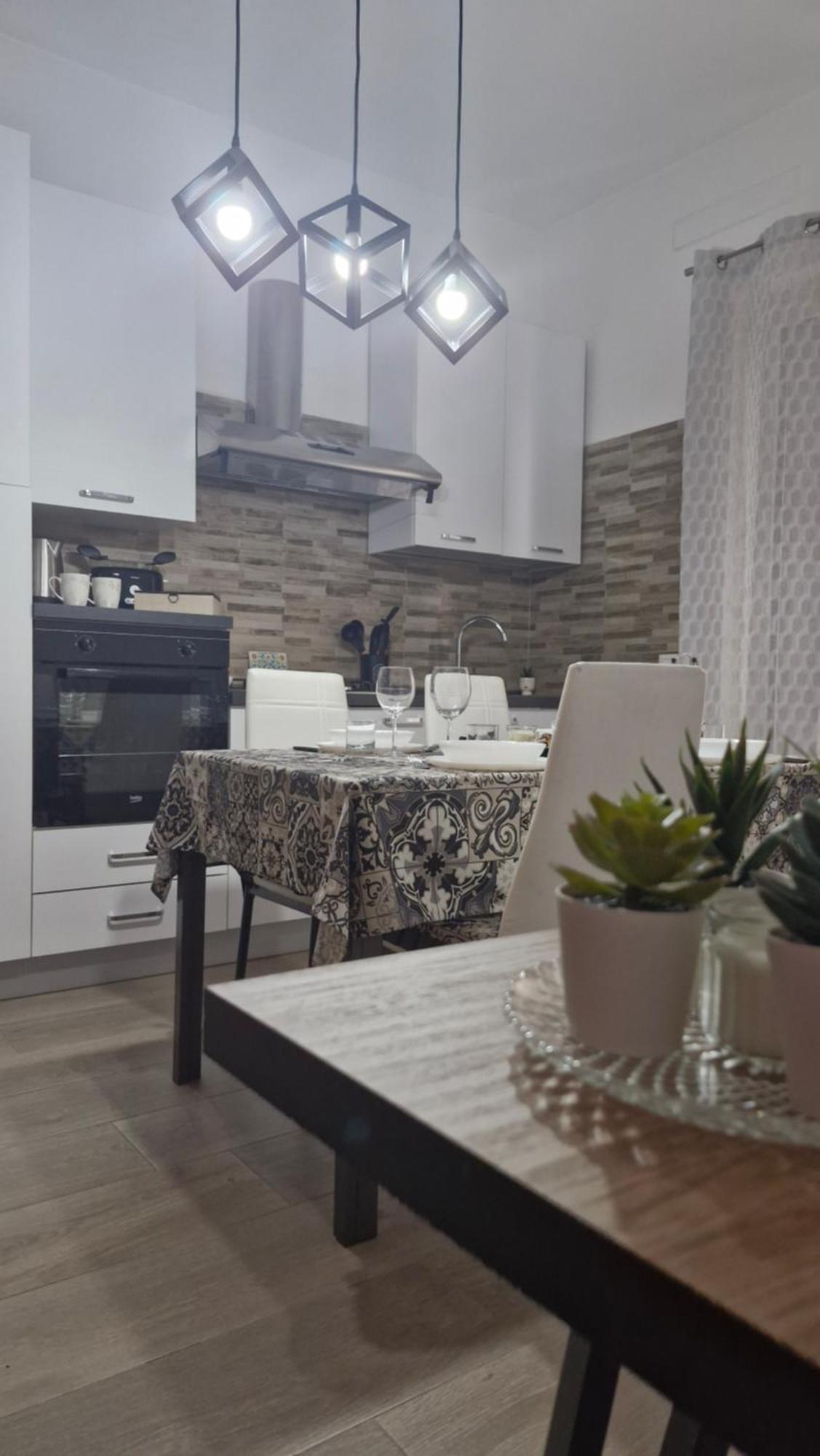 Casa Vacanze Sul Corso Giarre Exteriör bild